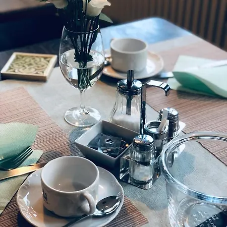 Hotel Altstadt Woellbacher Tor 3*