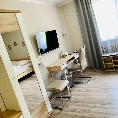 Hotel Altstadt Woellbacher Tor 3*