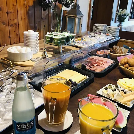 Hotel Altstadt Woellbacher Tor 3*